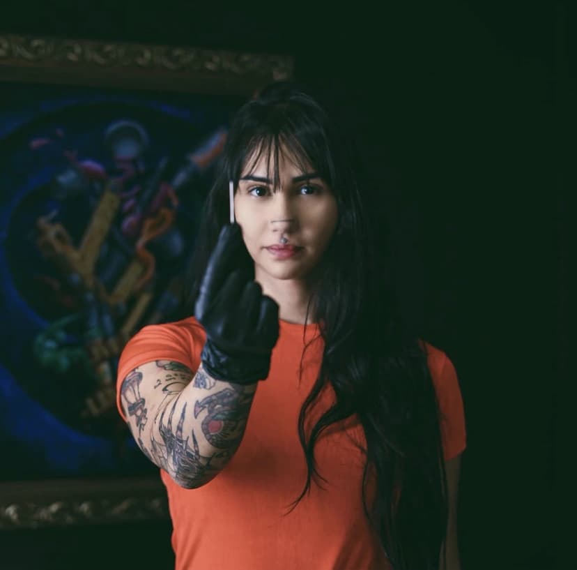 SABRINA BODYART, artista residente do Porcel Tattoo Studio
